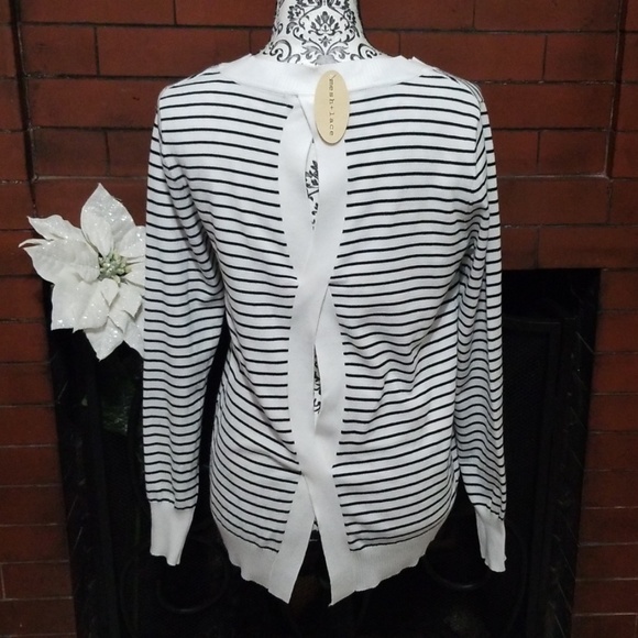 mesh and lace Sweaters - Back Peakhole Sweater